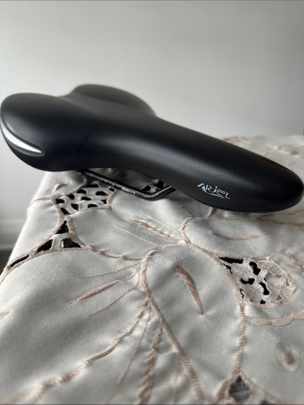 Men’s Black Comfort Bike Saddle - Padded Road/Hybrid Seat